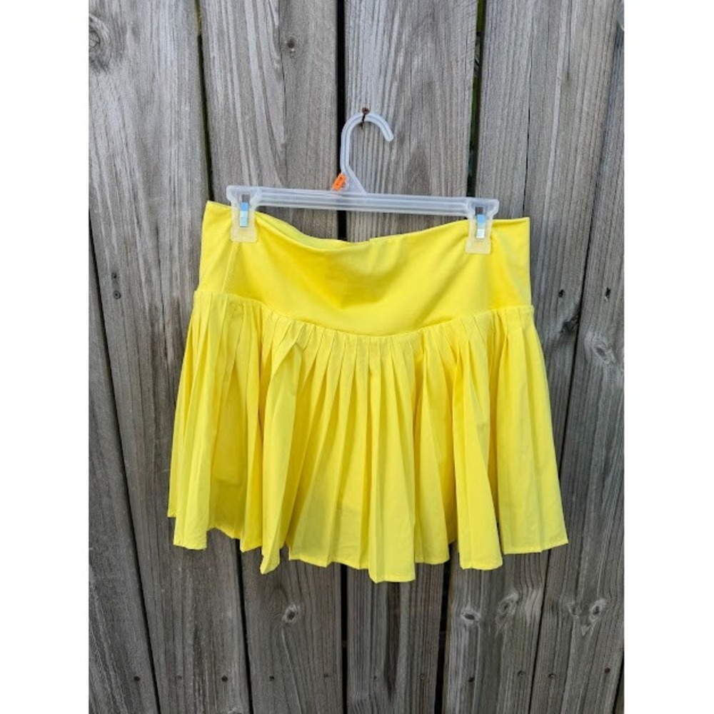 Tenniscore Activewear All in Motion Skort Large Yellow Pleated Athletic Skirt